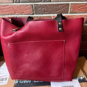 🦄Portland Leather Rhubarb Large Tote